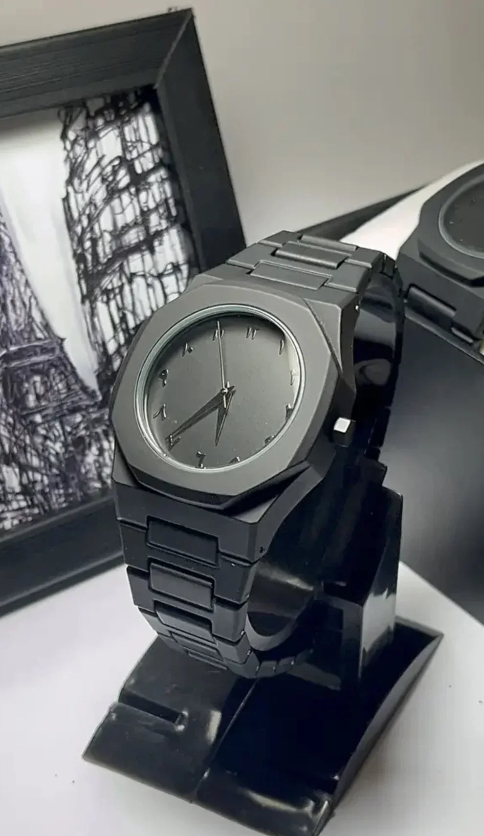 Black Aura Quartz Watch – Stylish Analog Watch For Men & Boys - Classy Pk